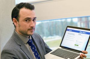 Manipulators less convincing online than in person, UBC research shows